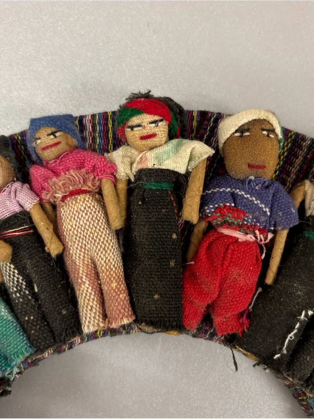 Vintage Handmade Guatemalan Worry Dolls Wreath FOLK ART Woven Cloth Tribal 11”